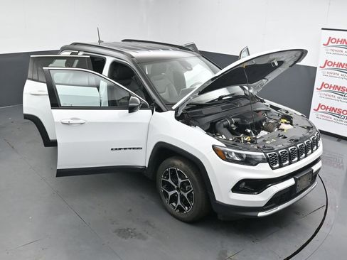 Used 2024 Jeep Compass Limited AWD/4WD image 39