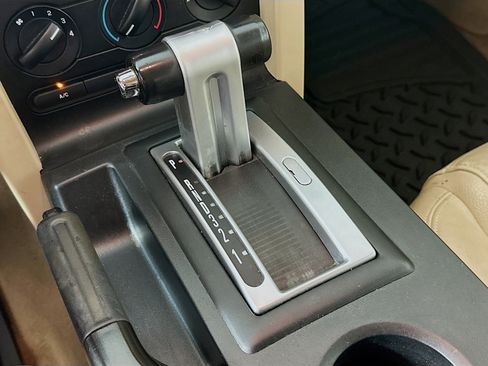 Used 2006 Ford Mustang Coupe image 22