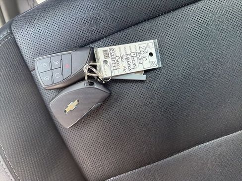 Used 2024 Chevrolet Equinox EV LT FWD image 31