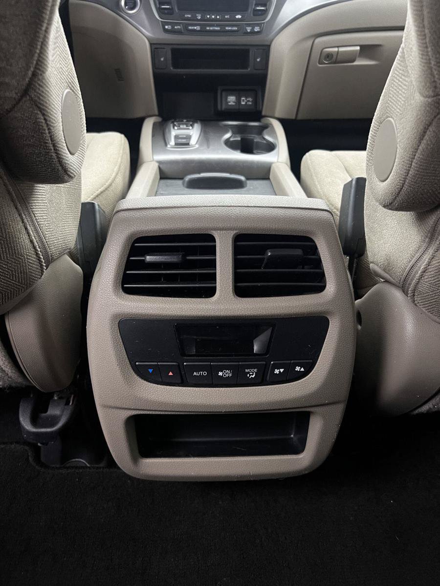 Used 2021 Honda Pilot EX image 32