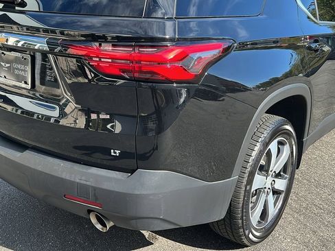 Used 2023 Chevrolet Traverse LT w/ LT Premium Package image 16
