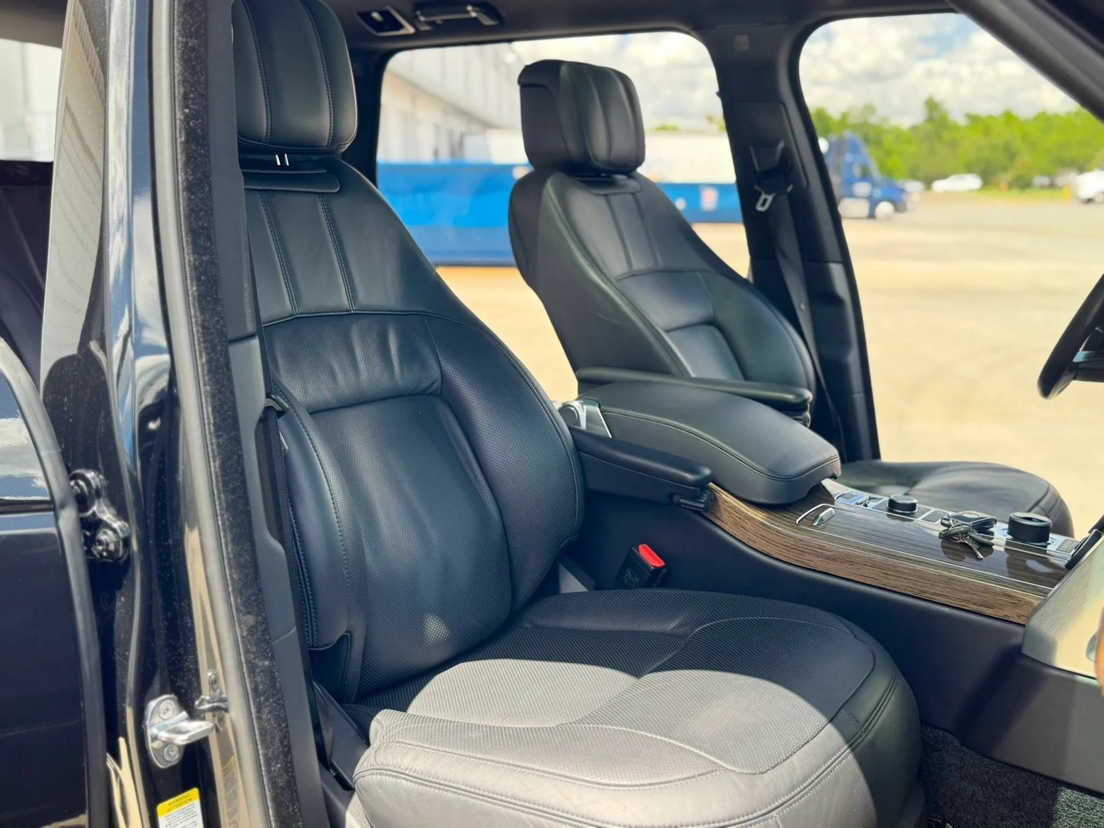 Used 2019 Land Rover Range Rover Long Wheelbase Supercharged AWD/4WD image 28