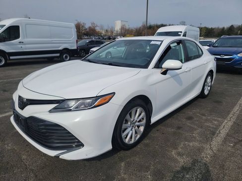 Used 2020 Toyota Camry LE FWD image 1