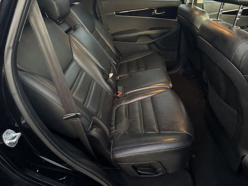 Used 2019 Kia Sorento EX image 15