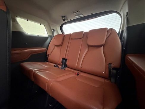 Used 2022 Kia Carnival SX image 40