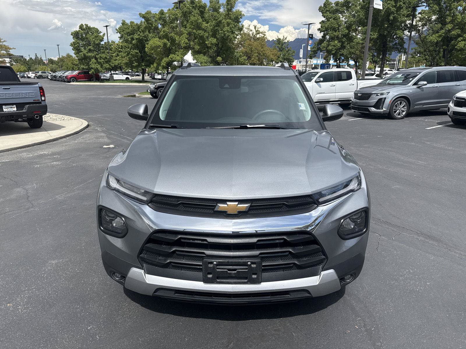 Used 2023 Chevrolet TrailBlazer LT FWD image 2