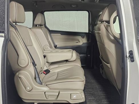 Used 2023 Honda Odyssey Elite image 16