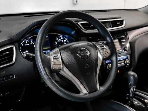 Used 2015 Nissan Rogue SV w/ SV Family Package FWD image 23
