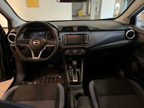 Used 2025 Nissan Versa SV FWD image 32