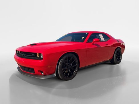 Used 2022 Dodge Challenger GT RWD image 7