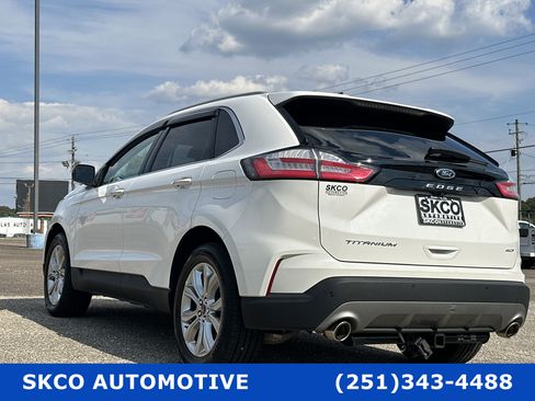 Used 2023 Ford Edge Titanium image 3
