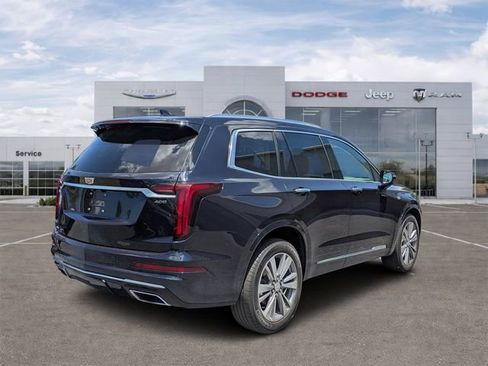 Used 2022 Cadillac XT6 Premium Luxury AWD/4WD image 3