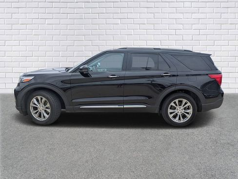Used 2023 Ford Explorer Limited w/ Equipment Group 301A image 2