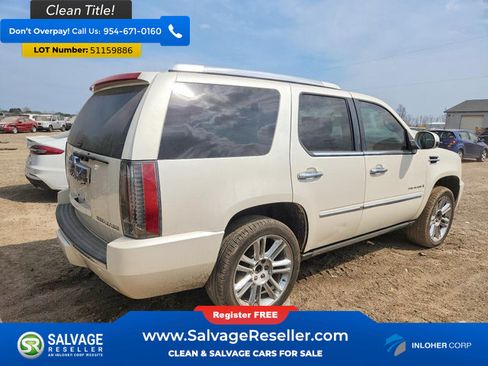 Used 2013 Cadillac Escalade Platinum RWD image 4