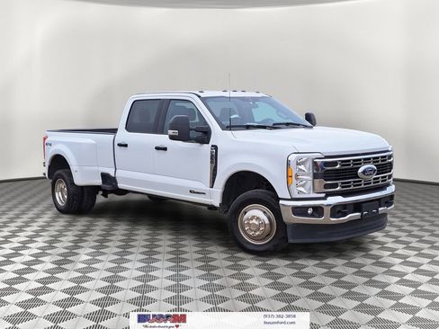 Used 2023 Ford F350 XLT image 1