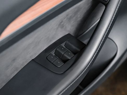 Used 2023 Tesla Model 3 Standard Range image 51