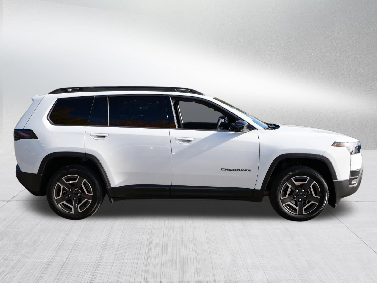 Used 2026 Jeep Cherokee Limited AWD/4WD image 8
