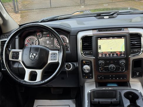 Used 2019 RAM 1500 Laramie AWD/4WD image 32