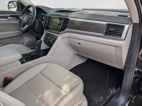 Used 2022 Volkswagen Atlas SE image 23