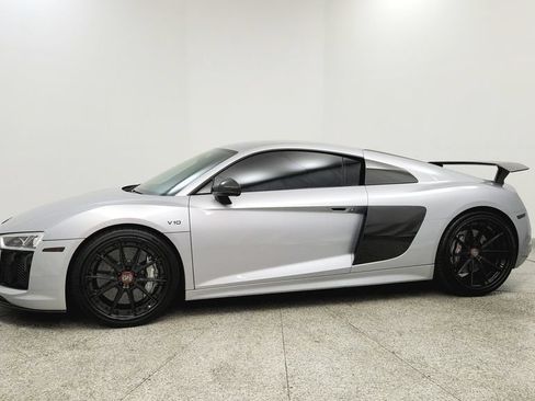 Used 2017 Audi R8 V10 plus AWD/4WD image 2