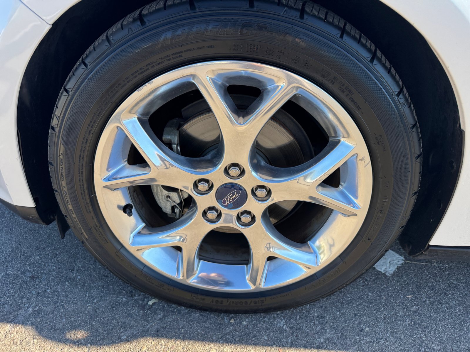 Used 2013 Ford Focus Titanium FWD image 26
