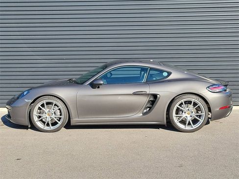 Certified 2018 Porsche 718 Cayman image 2
