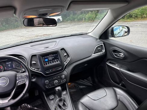 Used 2020 Jeep Cherokee Latitude Plus w/ Cold Weather Group image 36