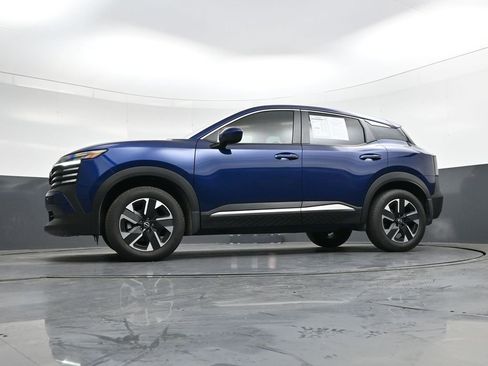 Certified 2025 Nissan Kicks SV image 40