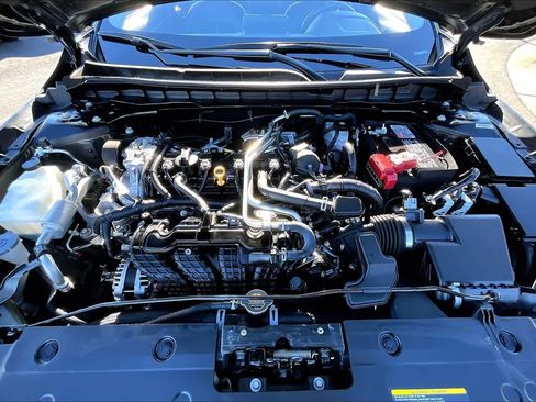 Used 2024 Nissan Altima 2.5 SR image 31