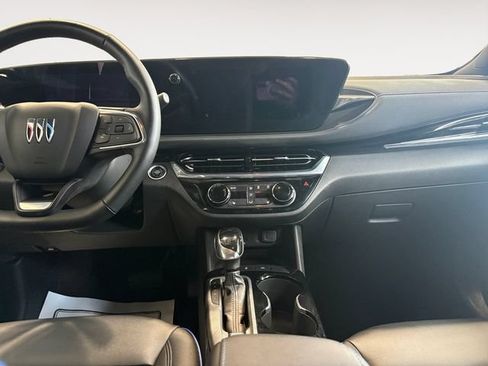 Used 2025 Buick Envista Sport Touring w/ Experience Buick Package FWD image 9