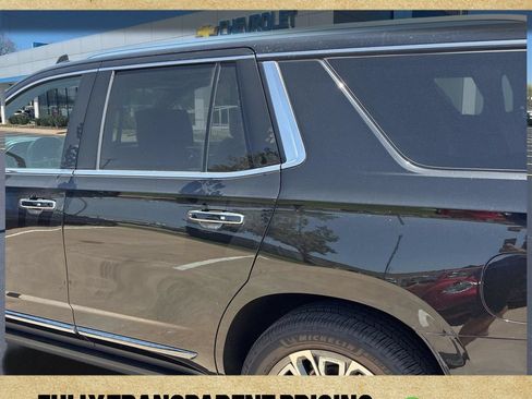 Used 2023 GMC Yukon Denali Ultimate AWD/4WD image 6