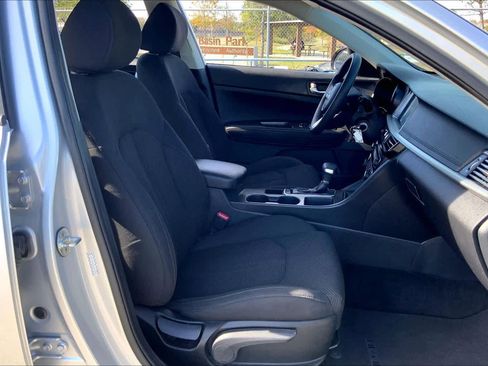 Used 2020 Kia Optima LX image 8