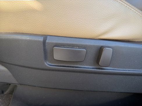 Used 2018 Mitsubishi Outlander SEL image 11