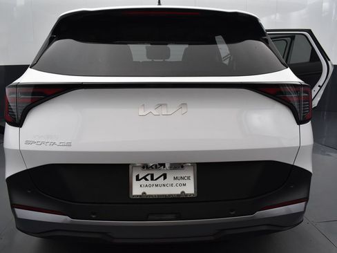 Certified 2026 Kia Sportage EX w/ EX Panorama Roof Package FWD image 9