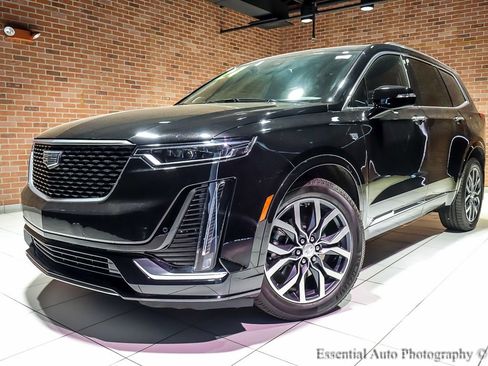 Used 2024 Cadillac XT6 Premium Luxury AWD/4WD image 2