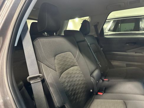 Used 2024 Nissan Pathfinder SV AWD/4WD image 29