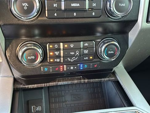 Used 2020 Ford F250 Lariat w/ Lariat Ultimate Package image 20