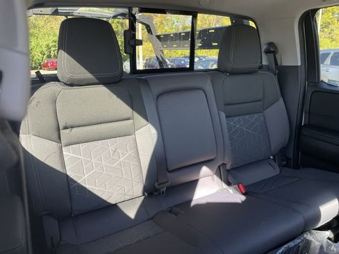 New 2026 Nissan Frontier SV w/ SV Convenience Package AWD/4WD image 18