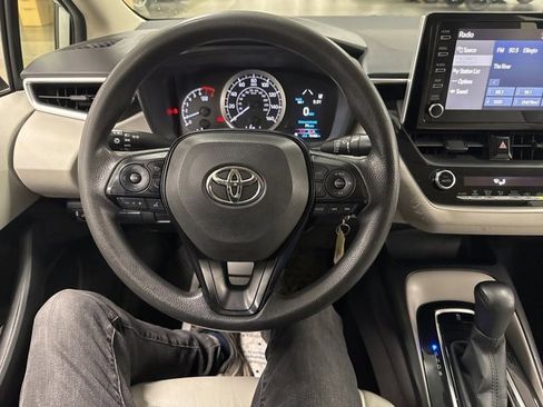 Used 2020 Toyota Corolla LE image 25