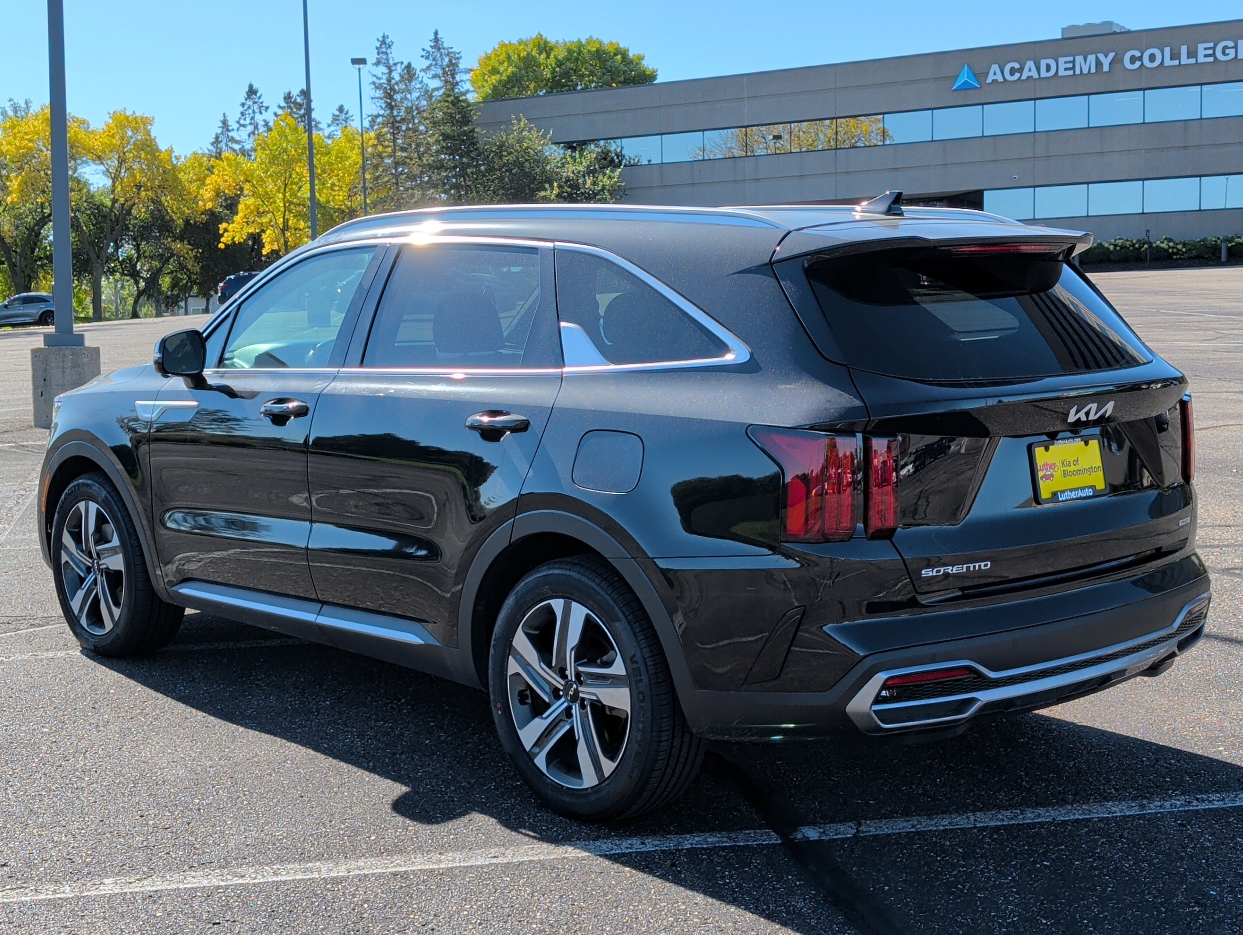 Certified 2023 Kia Sorento SX Prestige AWD/4WD image 3