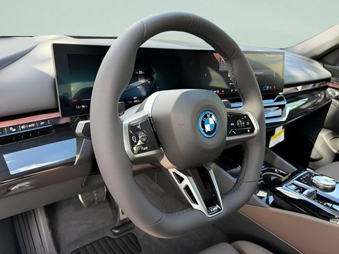 New 2027 BMW i5 eDrive40 w/ M Sport Package RWD image 15