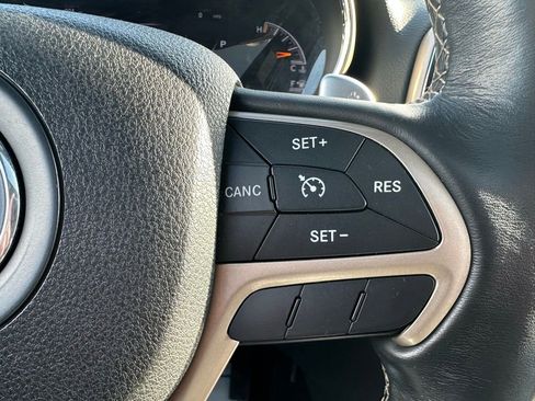 Used 2016 Jeep Grand Cherokee Limited image 24