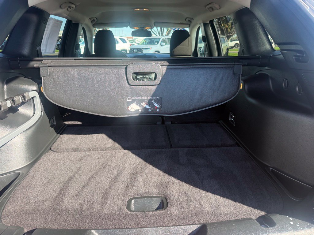 Used 2018 Jeep Cherokee Latitude w/ Safety Group AWD/4WD image 25