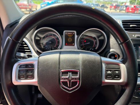 Used 2020 Dodge Journey SE w/ SE Popular Equipment Group FWD image 16