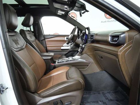 Used 2022 Ford Explorer King Ranch w/ Technology Package image 11