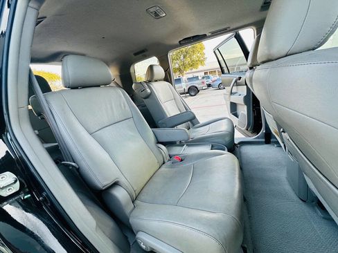 Used 2010 Toyota Highlander SE image 23