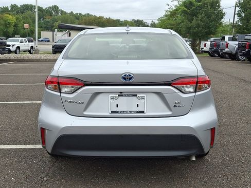 Certified 2025 Toyota Corolla LE image 5