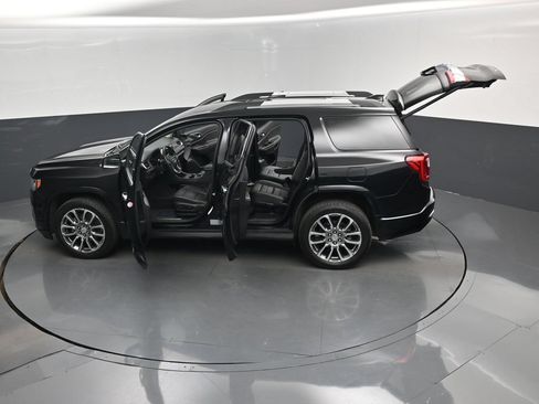 Used 2022 GMC Acadia Denali w/ Denali Ultimate Package AWD/4WD image 17