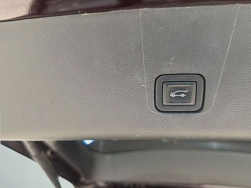 Used 2021 Chevrolet Traverse Premier AWD/4WD image 26