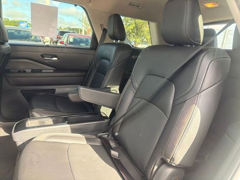 Certified 2024 Nissan Pathfinder SL w/ SL Premium Package image 25